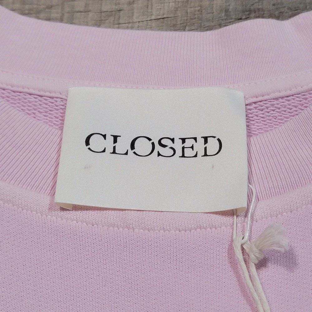 NWT Closed Pink Embroidered Logo Crew Neck Sweatshirt‎ Size Small Oyster